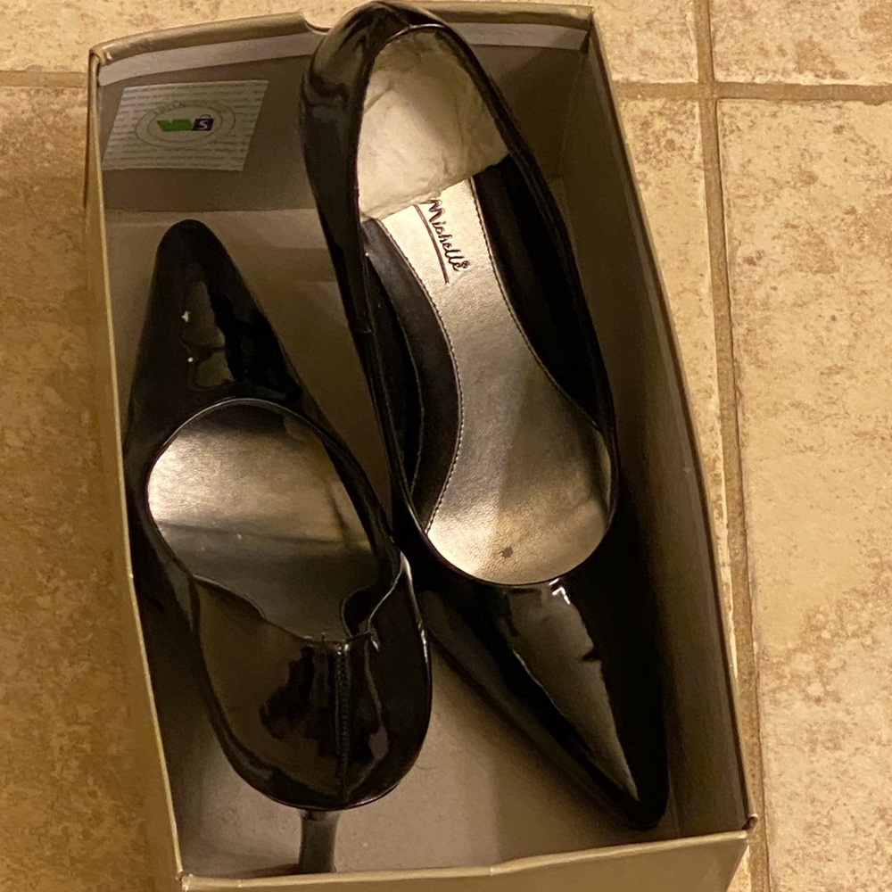 High heel pumps